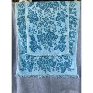 Vintage Callaway Bath Towel And Hand Towel Very Good condition.